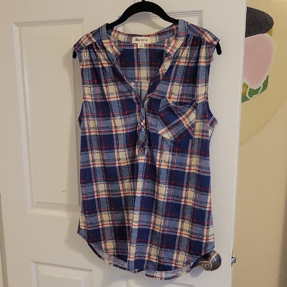 Blue Mood szLg womans Sleeveless Plaid Blouse in Navy and Red front pocket vneck